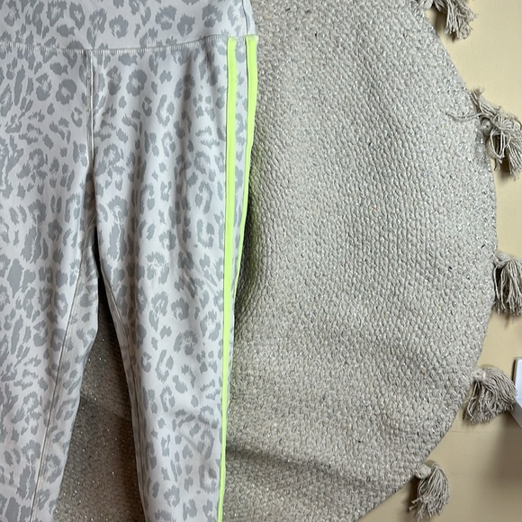 Cheetah print leggings - Picture 3 of 7